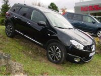 QASHQAI +2 schwarz mit Chrom-Paket - 001.jpg
